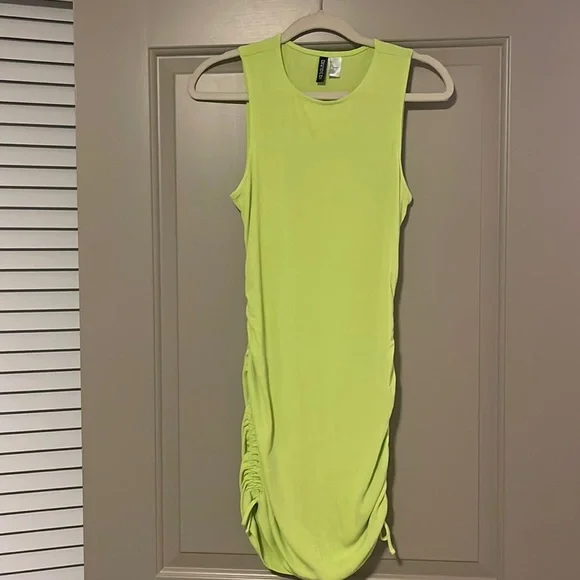Small neon green dress from h&m!! Small neon green dress from h&m!!